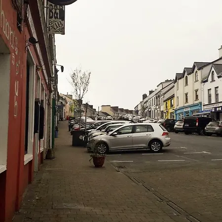 Vaughans Pub/accommodation 3* Clifden