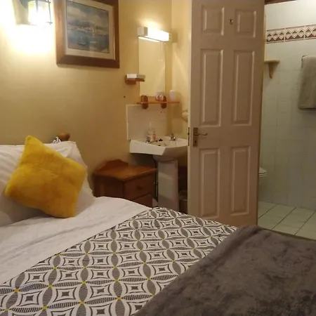 Guest house Vaughans Pub/accommodation