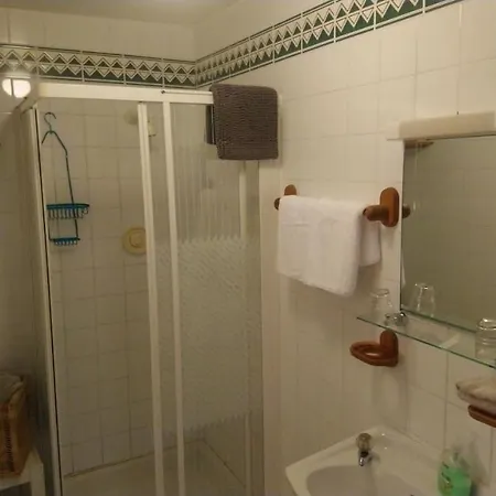 Guest house Vaughans Pub/accommodation