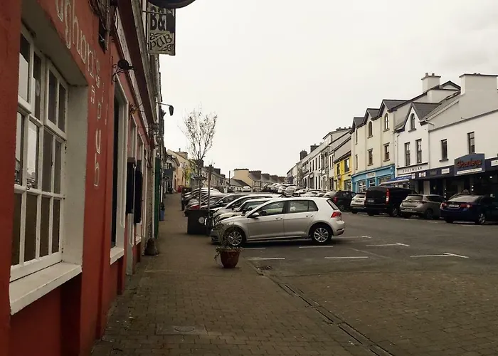 Vaughans Pub/accommodation 3* Clifden