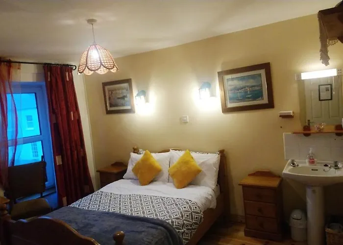 Vaughans Pub/accommodation בית הארחה 3*